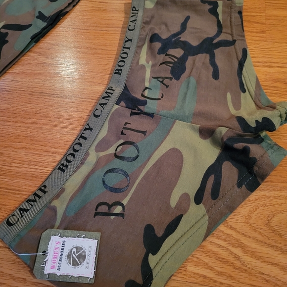 NWT Camo Booty Shorts and Cami Tank Top Set - Picture 4 of 10